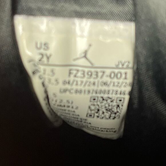 Nike Air Jordan 1 Mid SE Gs black Metallic kid size 2Y - Picture 8 of 8